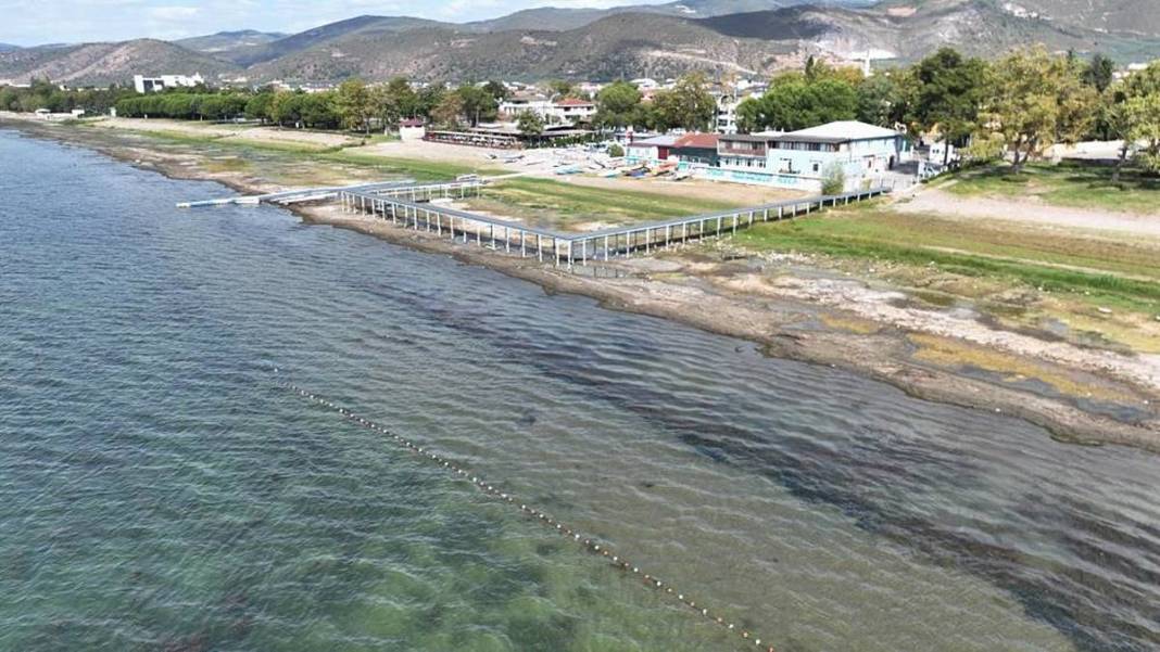 İskeleler havada, tekneler çamurda kaldı: İznik'te çevre felaketi 8